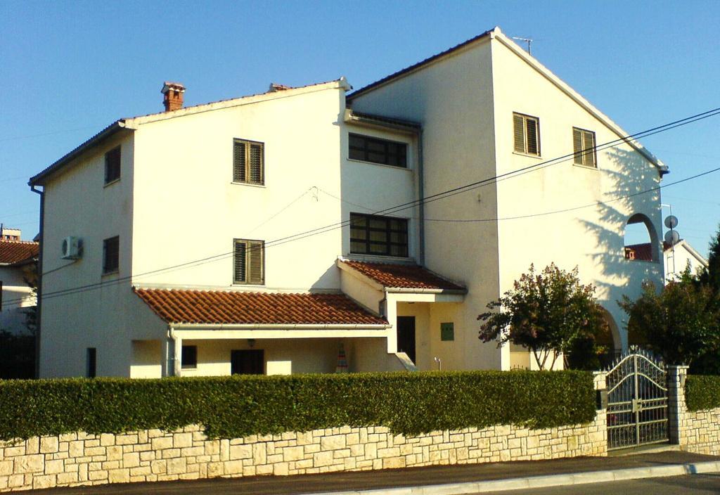 Apartments And Rooms Irena Rovinj Exterior foto