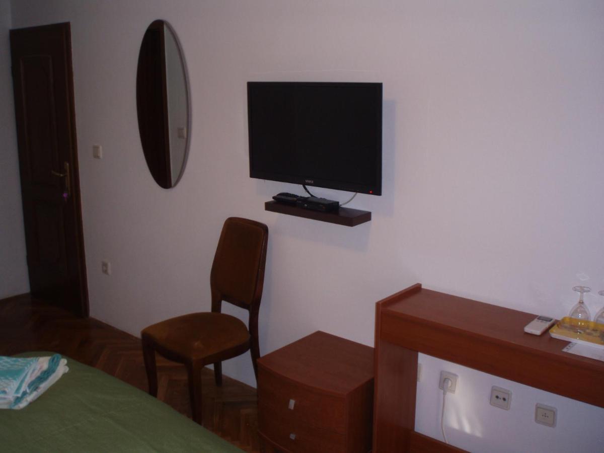 Apartments And Rooms Irena Rovinj Exterior foto