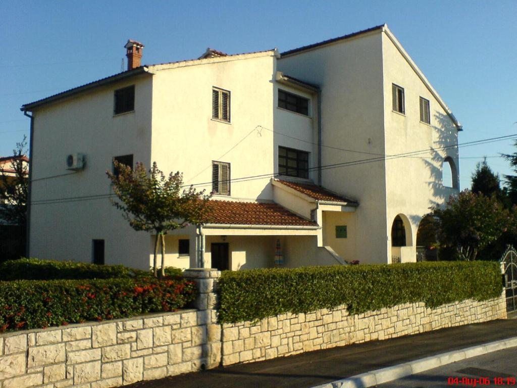 Apartments And Rooms Irena Rovinj Exterior foto