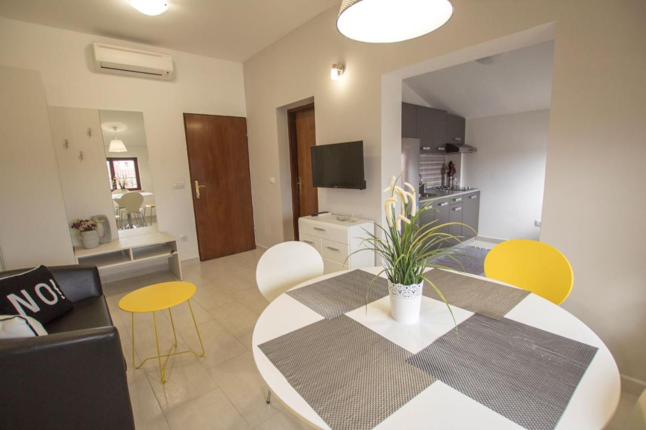 Apartments And Rooms Irena Rovinj Exterior foto
