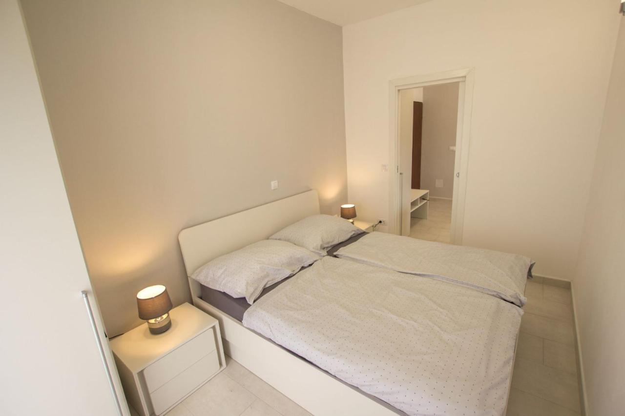 Apartments And Rooms Irena Rovinj Exterior foto
