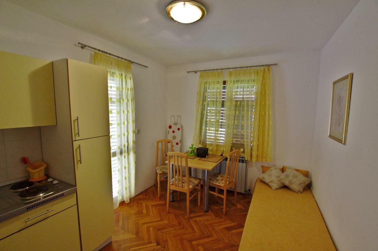 Apartments And Rooms Irena Rovinj Exterior foto